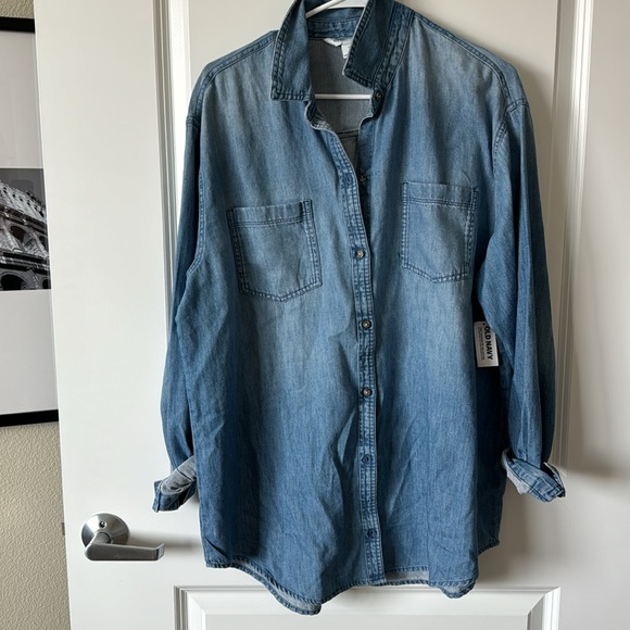 Old Navy Chambray Button Front Shirt - Picture 6 of 6